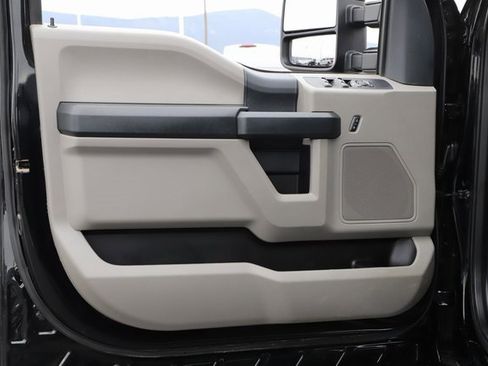 Used 2022 Ford F250 XL w/ STX Appearance Package image 16