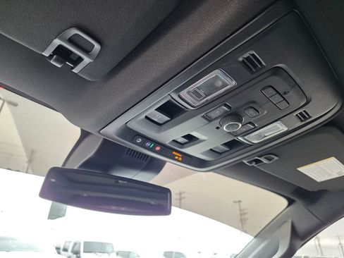 Used 2024 Chevrolet Tahoe Z71 w/ Luxury Package image 19