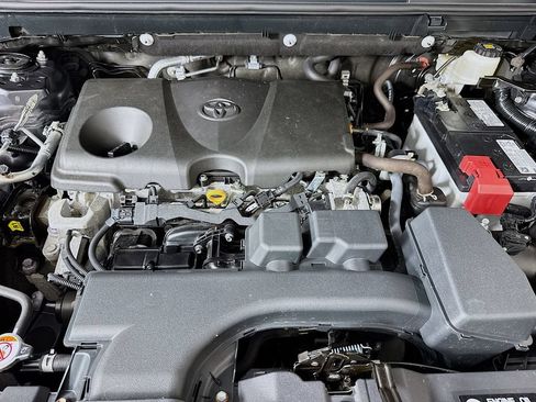 Used 2023 Toyota RAV4 LE AWD/4WD image 31