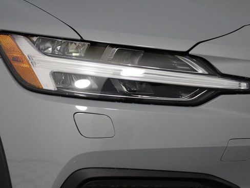 New 2026 Volvo V60 B5 Cross Country Ultra w/ Climate Package image 14