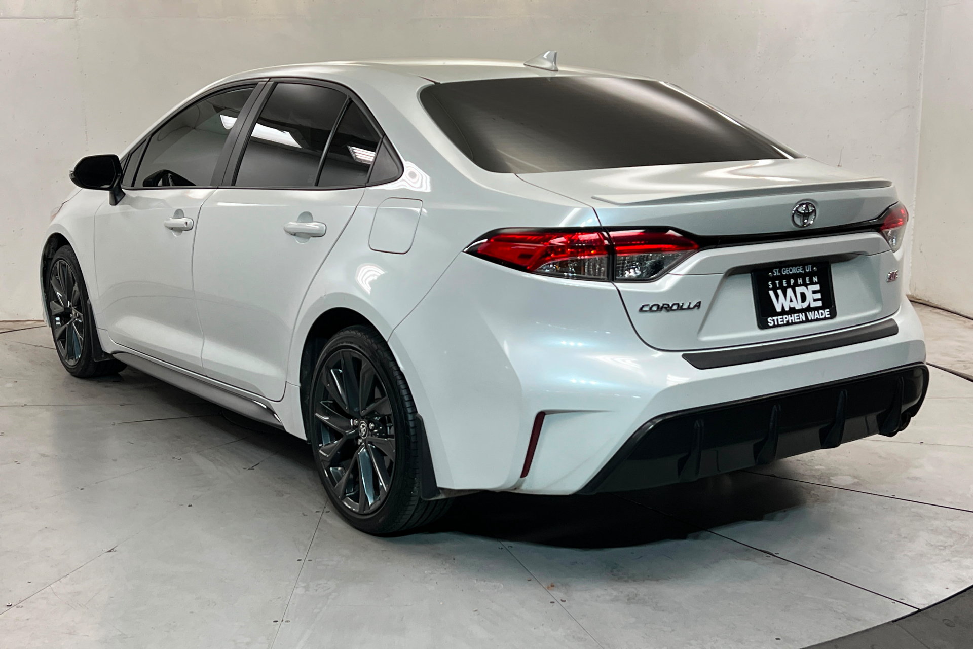 Used 2024 Toyota Corolla SE FWD image 3