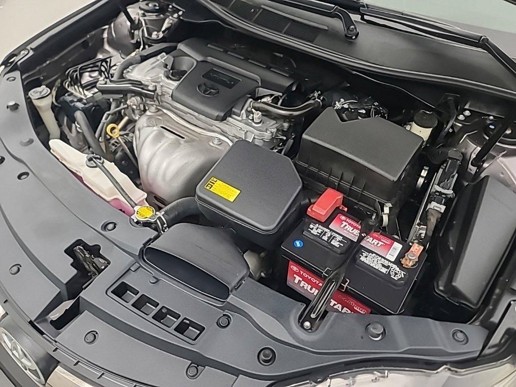 Used 2015 Toyota Camry XSE FWD image 36