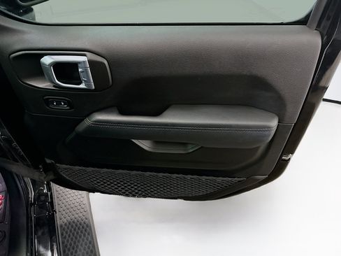 Used 2022 Jeep Wrangler Sahara w/ Cold Weather Group image 32