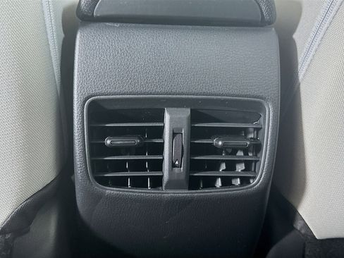 Used 2024 Toyota Corolla Cross L image 26