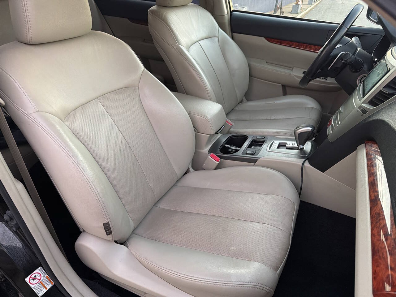 Used 2010 Subaru Outback 3.6R Limited AWD/4WD image 18