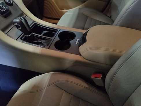 Used 2018 Ford Taurus SE FWD image 26