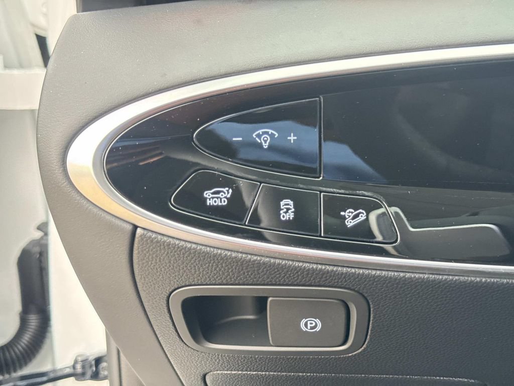 New 2026 Genesis G70 2.5T RWD image 32