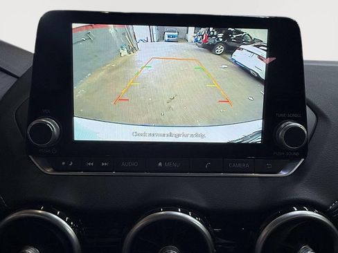 Used 2025 Nissan Sentra SV FWD image 32