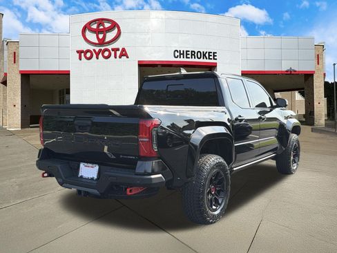 Used 2025 Toyota Tacoma TRD Pro AWD/4WD image 5