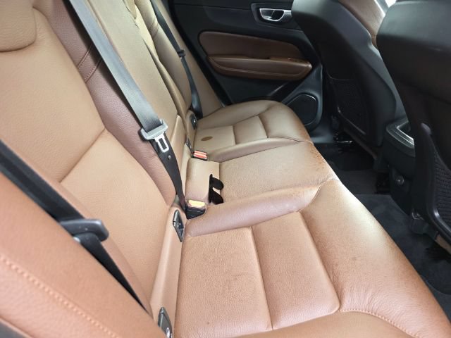 Used 2023 Volvo XC60 B5 Plus FWD image 8