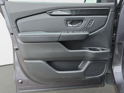 Used 2024 Honda Pilot Elite image 29