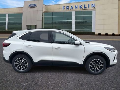 New 2026 Ford Escape SE image 8