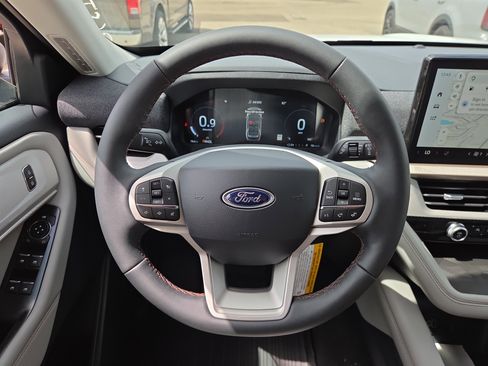 New 2026 Ford Explorer Active image 12