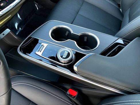 New 2025 Cadillac Lyriq Sport image 10