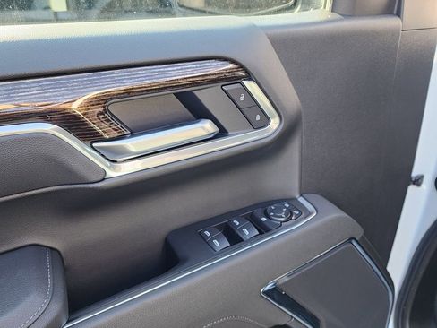 New 2026 GMC Sierra 1500 Elevation image 15