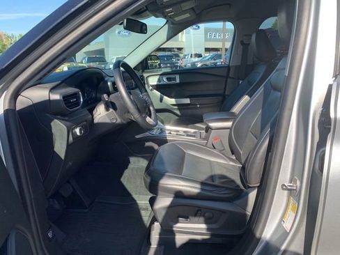 Certified 2022 Ford Explorer Limited w/ Equipment Group 301A RWD image 24