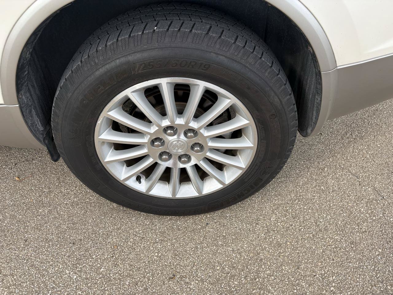 Used 2012 Buick Enclave Leather w/ LPO, Cargo Convenience Pkg FWD image 9