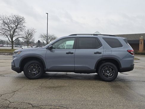 New 2025 Honda Pilot TrailSport image 12