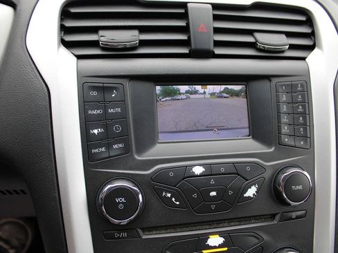Used 2016 Ford Fusion S FWD image 23