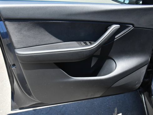 Used 2022 Tesla Model Y Performance AWD/4WD image 13