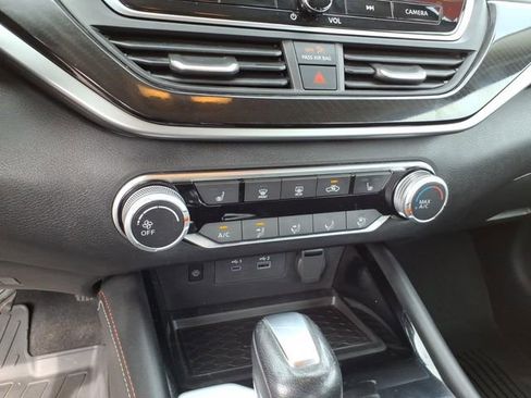 Certified 2024 Nissan Altima 2.5 SR w/ SR Premium Package FWD image 11