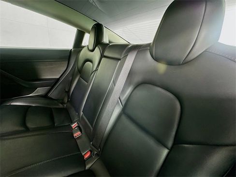 Used 2022 Tesla Model 3 image 24