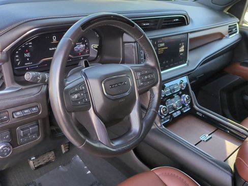 Used 2023 GMC Yukon XL Denali Ultimate image 17