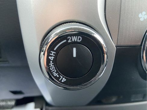 Used 2017 Toyota Tundra SR5 AWD/4WD image 77