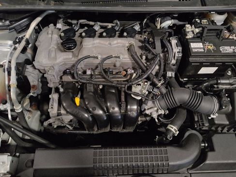Used 2022 Toyota Corolla LE FWD image 30