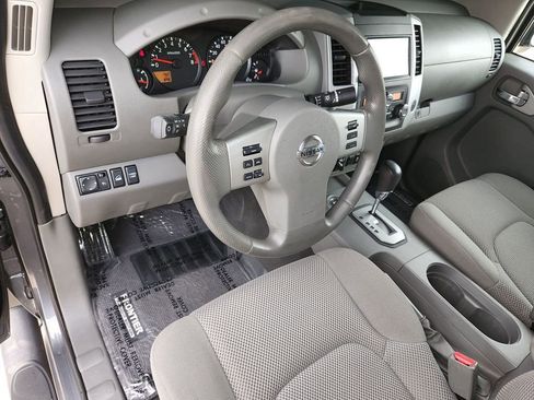 Used 2021 Nissan Frontier SV w/ Midnight Edition Floor Mats image 11