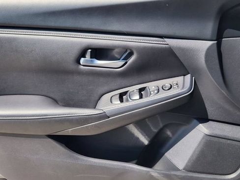 Used 2024 Nissan Sentra SV FWD image 22