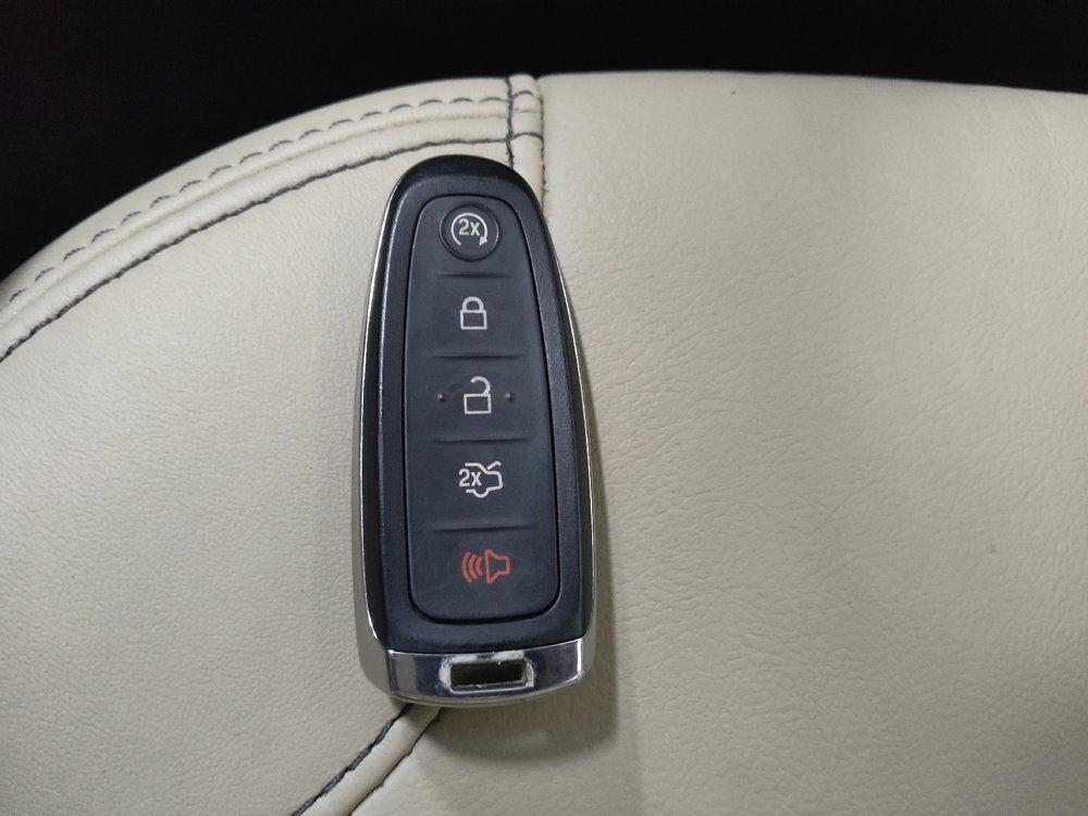 Used 2018 Ford Taurus SEL w/ Equipment Group 201A FWD image 32