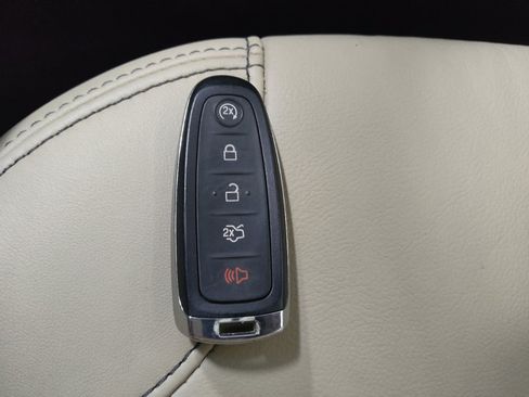 Used 2018 Ford Taurus SEL w/ Equipment Group 201A FWD image 32
