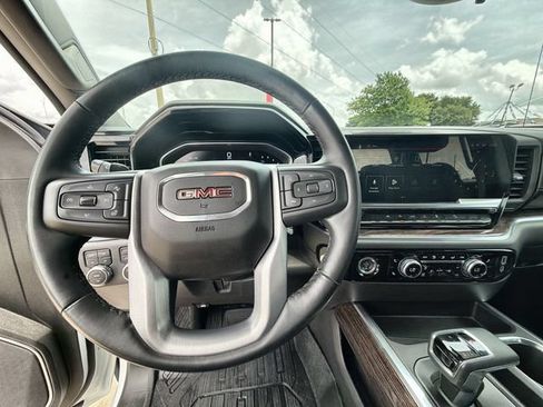 Used 2024 GMC Sierra 1500 Elevation AWD/4WD image 11