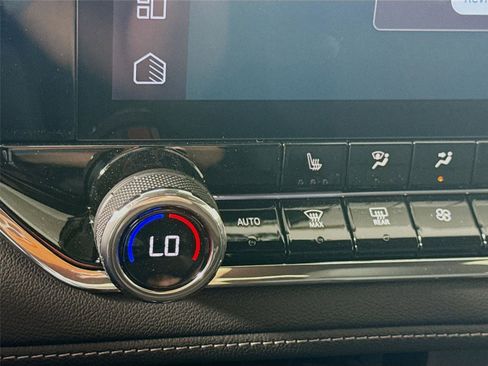 New 2025 Chevrolet Colorado LT w/ LT Convenience Package image 15