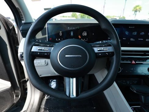 Used 2025 Hyundai Tucson SEL FWD image 10