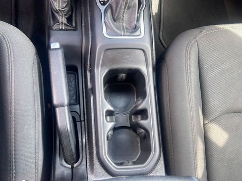 Used 2021 Jeep Wrangler Unlimited Sahara AWD/4WD image 29