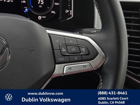 Certified 2023 Volkswagen Atlas Cross Sport SE w/ Panoramic Sunroof Package FWD image 21