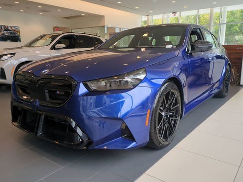 New 2026 BMW M5 w/ Carbon Package image 2