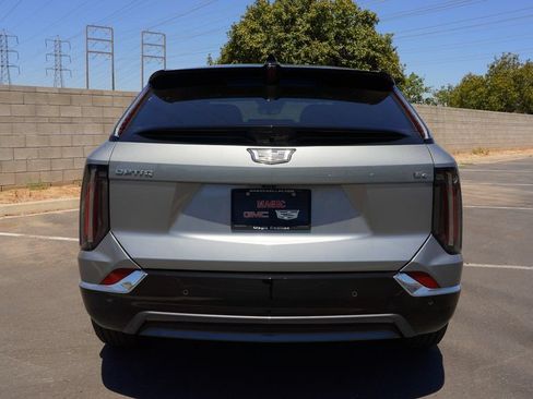 New 2027 Cadillac Optiq Luxury AWD/4WD image 8