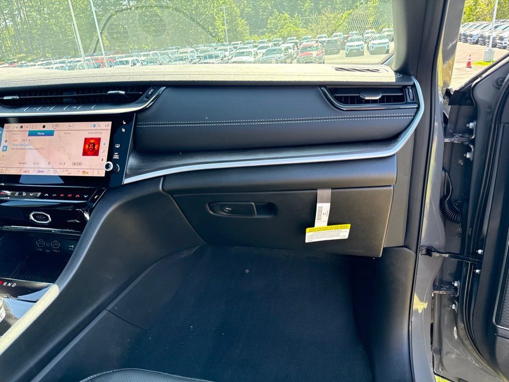 New 2027 Jeep Grand Cherokee Limited AWD/4WD image 29