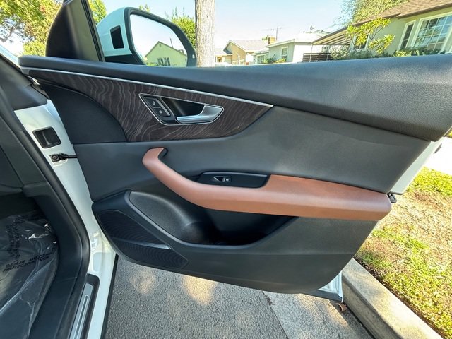 Used 2019 Audi Q8 Premium Plus w/ Premium Plus AWD/4WD image 43