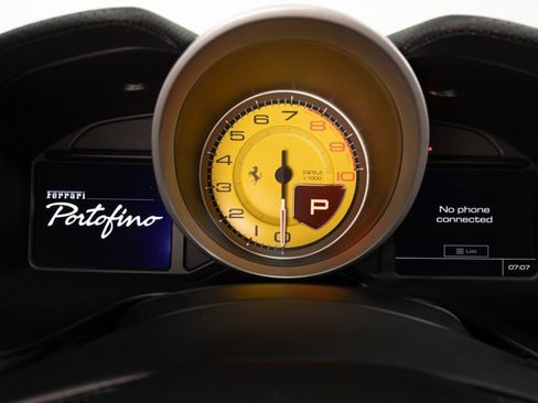 Used 2019 Ferrari Portofino RWD image 28
