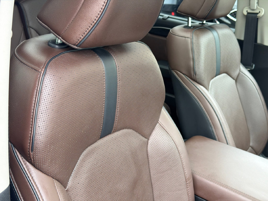 Used 2025 Honda Pilot Elite image 15