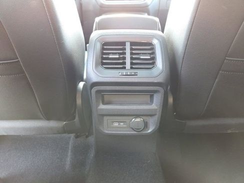 Used 2022 Volkswagen Tiguan SE image 23