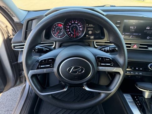 Used 2021 Hyundai Elantra SEL image 19