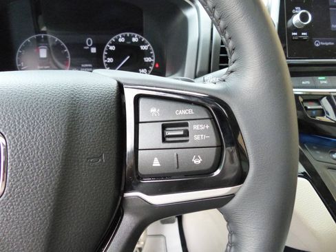 Used 2025 Honda Odyssey Touring image 29