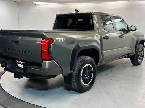 Used 2024 Toyota Tacoma TRD Off-Road AWD/4WD image 6