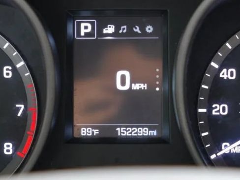 Used 2017 Hyundai Santa Fe Sport FWD image 11