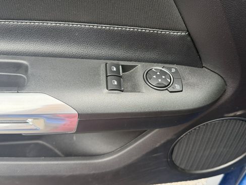 Used 2017 Ford Mustang Coupe RWD image 17